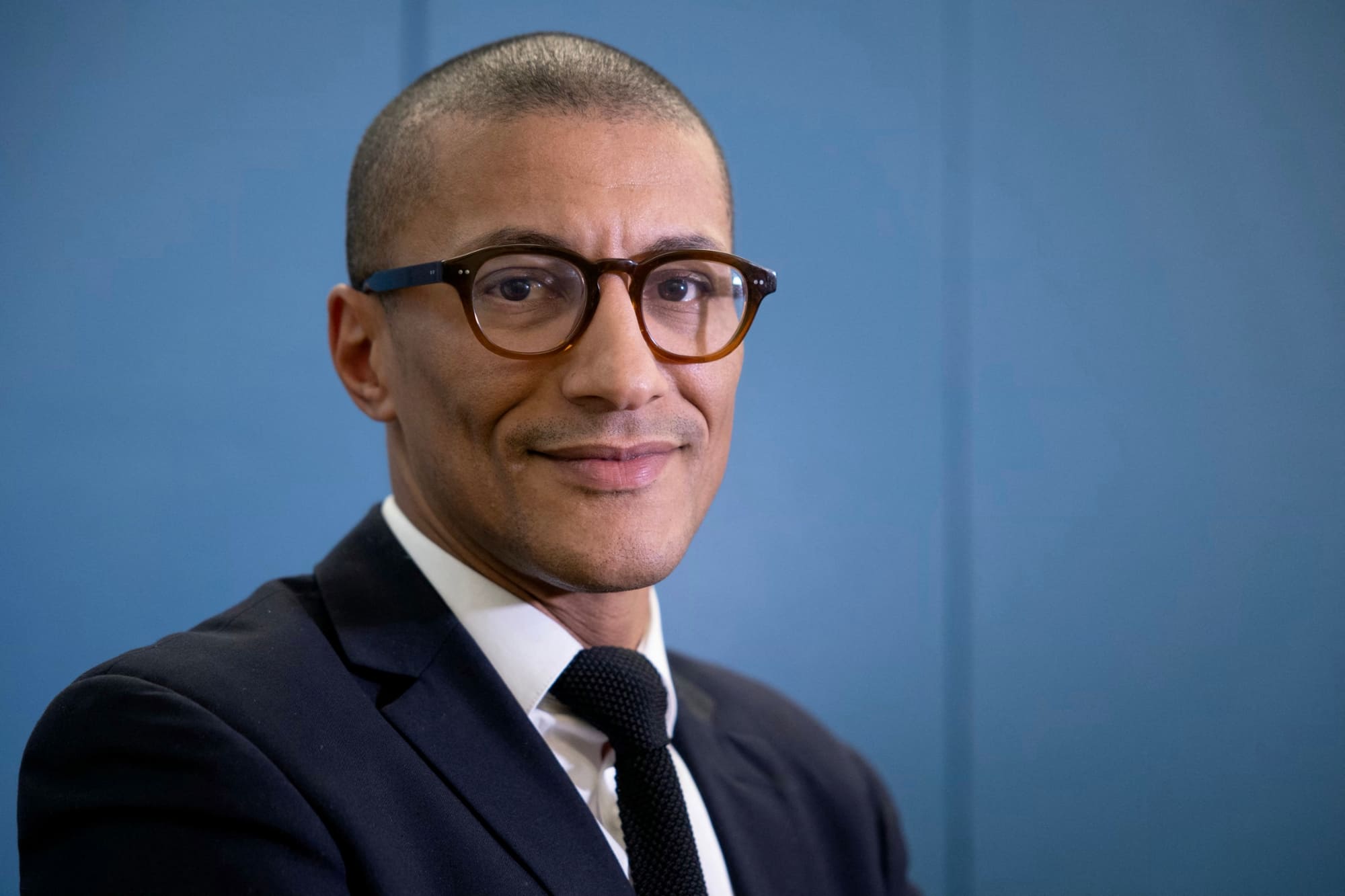 Portrait de Karim Bouamrane